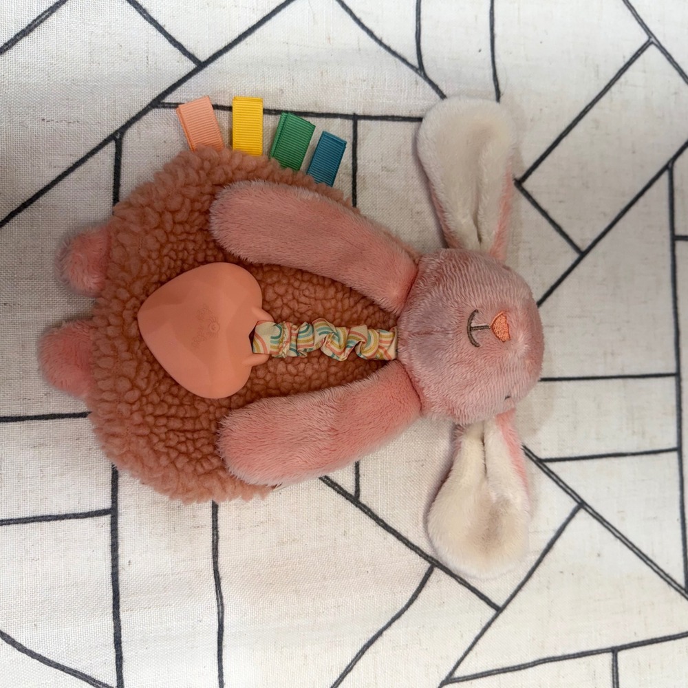 Itzy Ritzy Bunny Lovey One Size Pink Sherpa Plush Heart Teether Sensory Toy